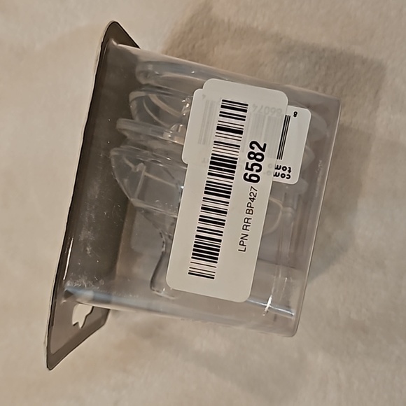 Comotomo 2 Pack Silicone Replacement Nipple, Slow Flow Clear, 0-3 Months - Picture 6 of 9